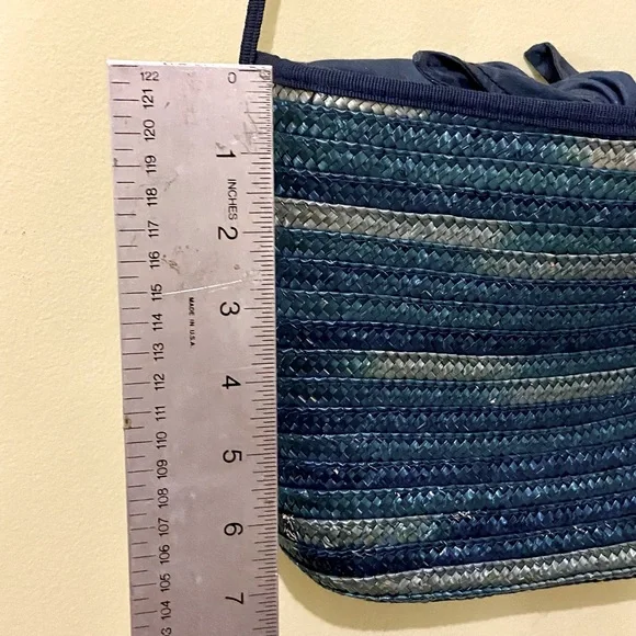 [SOLD] Vintage Holt Renfrew straw purse with waxed canvas - Picture 9 of 12